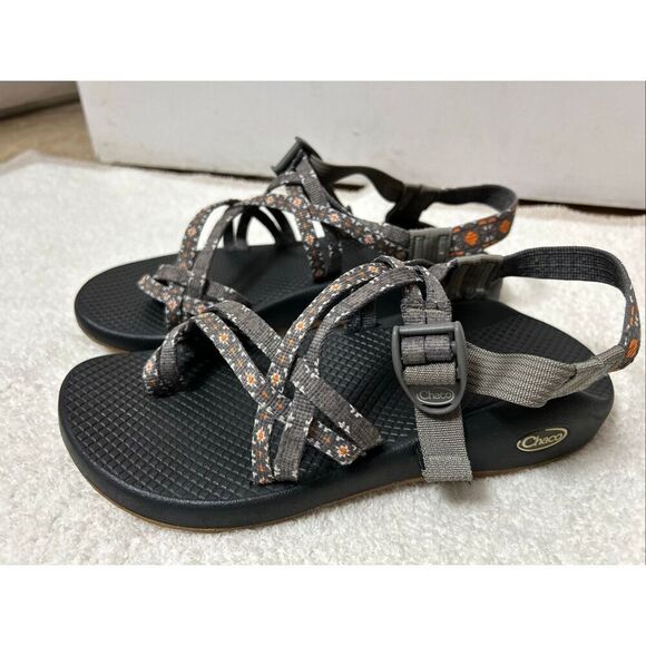 Chaco womens size 9 strappy Southwest Aztec sandals gray orange adjustable strap - Picture 4 of 6